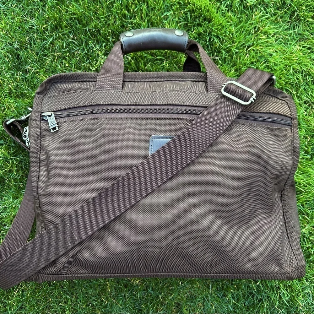 TUMI Canvas and Leather Duffle Travel Gym Bag in Chocolate Brown Made in USA